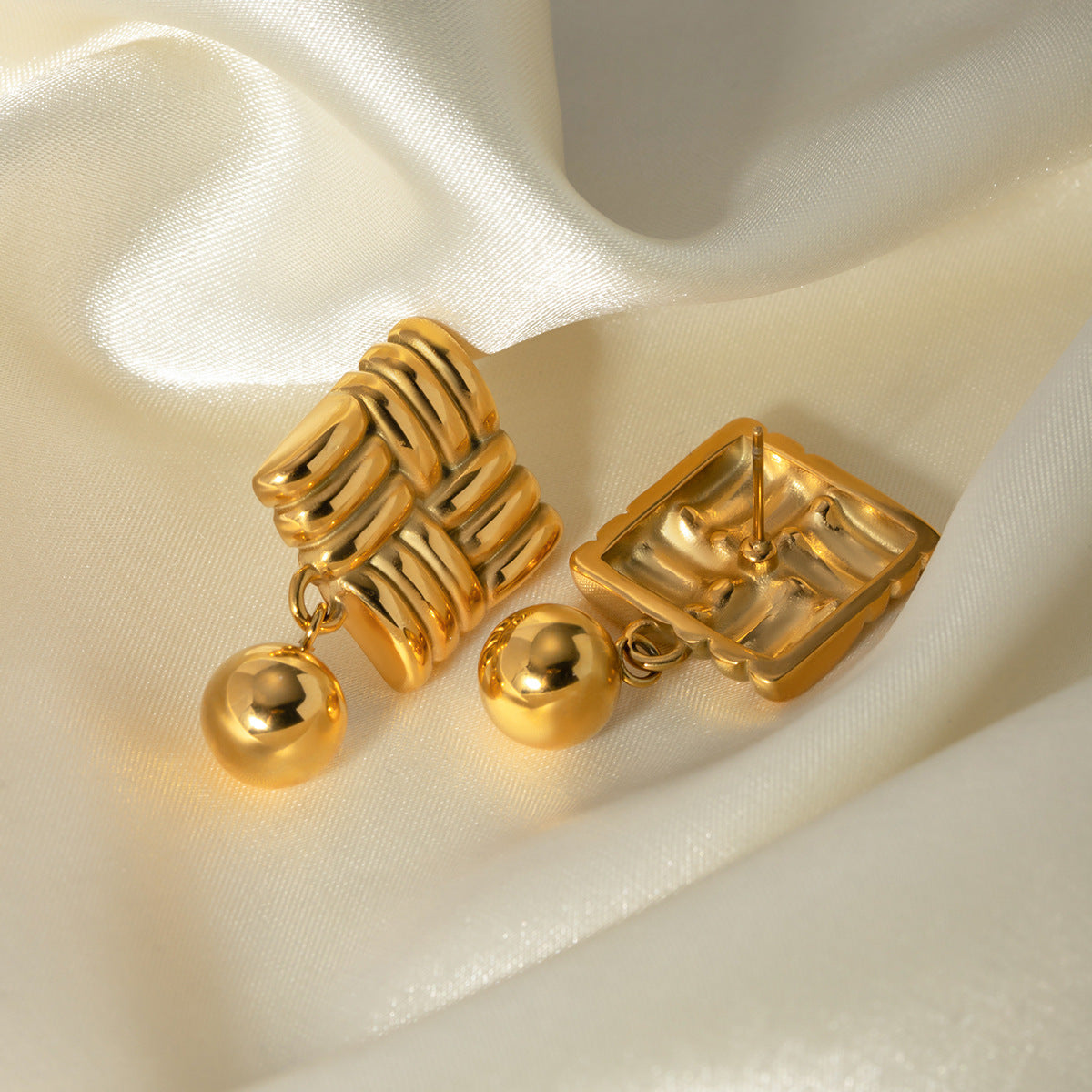 Alba Gold Earrings