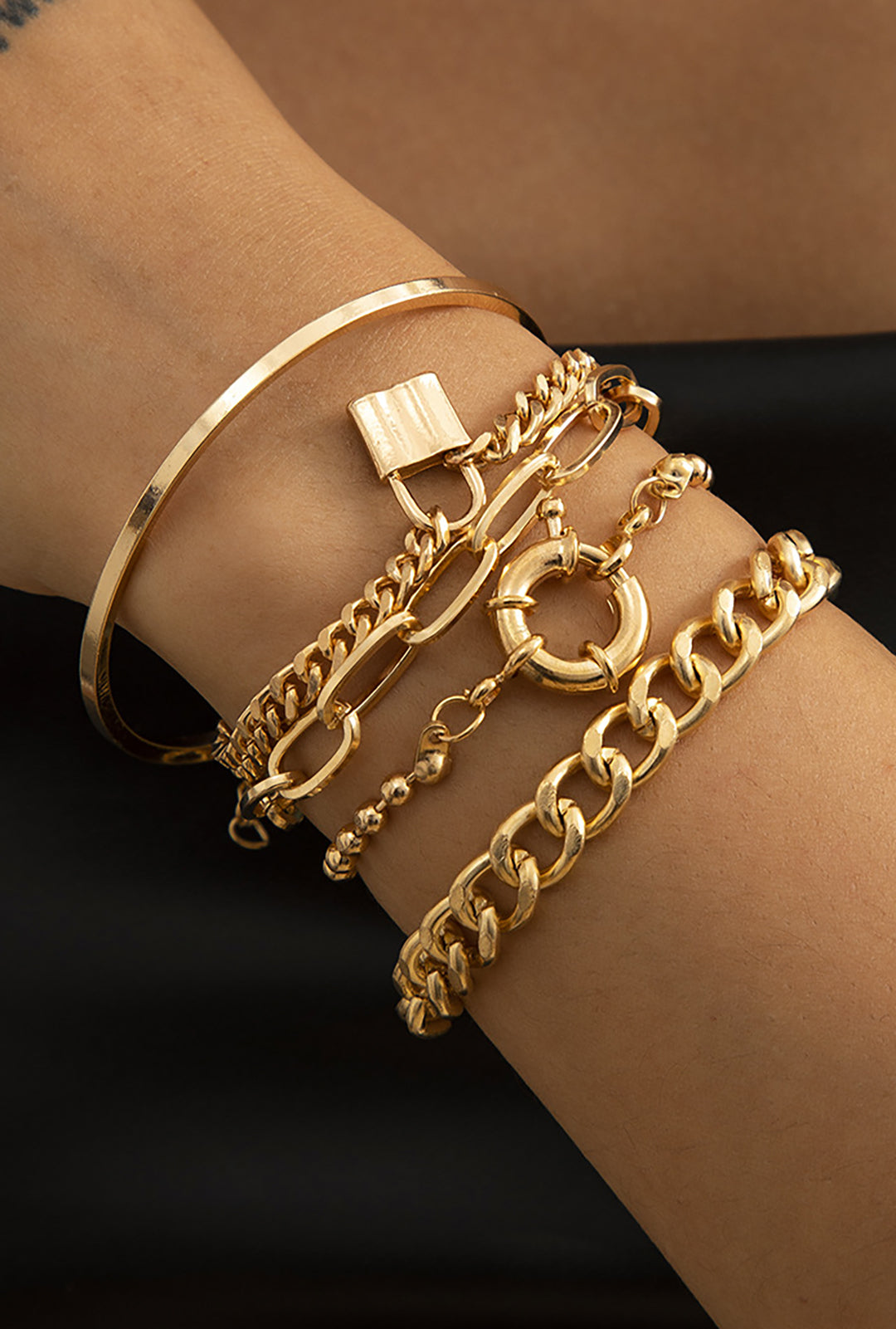 GOLDEN LAYERED BRACELETS SET